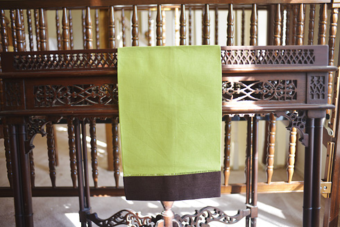 Multicolor Hemstitch Guest Towel Bright Lime & Fudge border